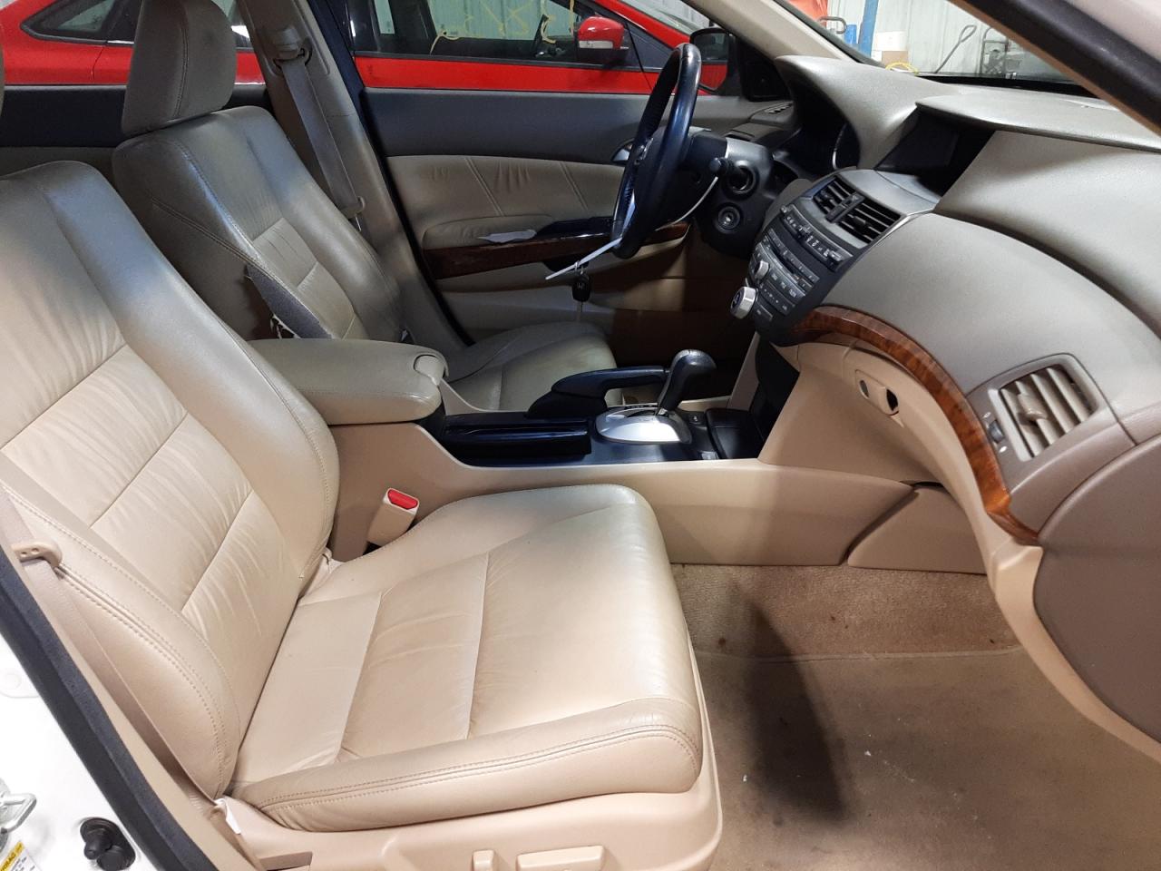Photo 5 from auction – 2010 HONDA ACCORD EXL with VIN 1HGCP3F82AA023946
