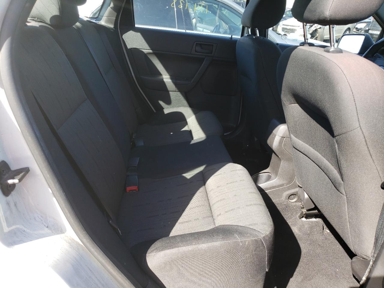 Photo 6 from auction – 2010 FORD FOCUS SE with VIN 1FAHP3FN8AW272156