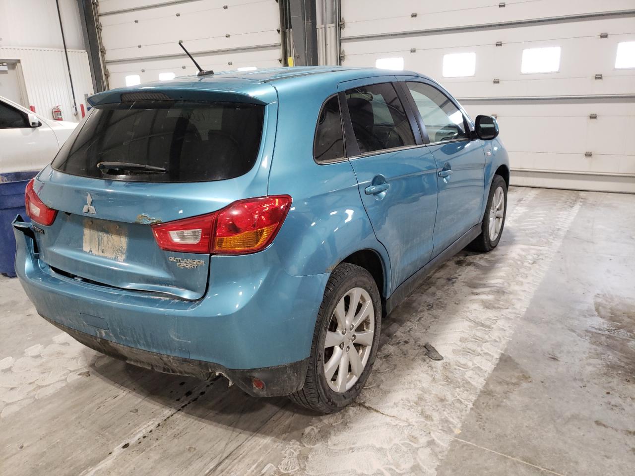 Photo 4 from auction – 2014 MITSUBISHI OUTLANDER with VIN 4A4AR4AU0EE012705