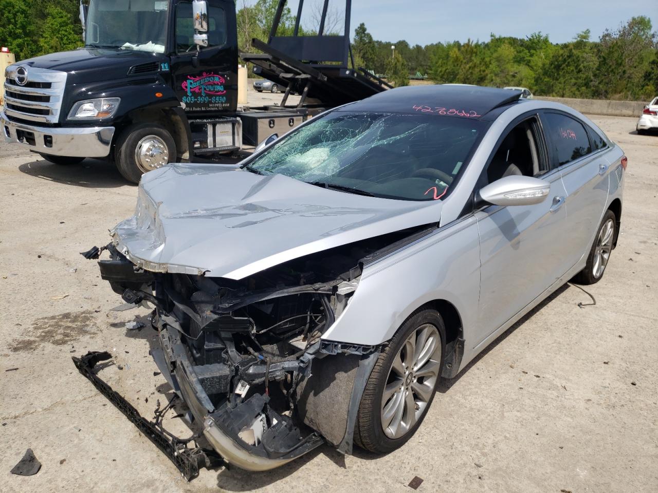 Photo 2 from auction – 2012 HYUNDAI SONATA SE with VIN 5NPEC4AB8CH337253