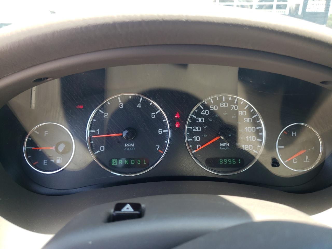Photo 8 from auction – 2004 CHRYSLER CONCORDE L with VIN 2C3HD36M54H626541