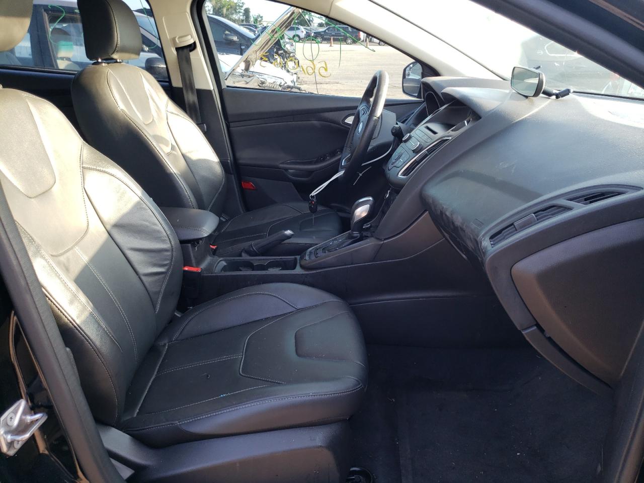 Photo 5 from auction – 2016 FORD FOCUS SE with VIN 1FADP3K29GL356247