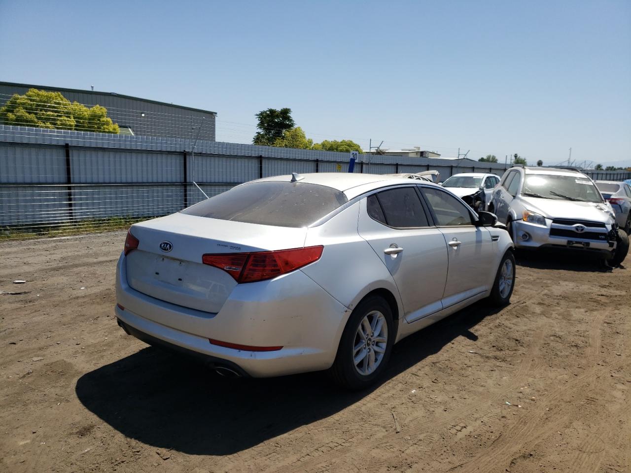 Photo 4 from auction – 2011 KIA OPTIMA LX with VIN KNAGM4A76B5117686