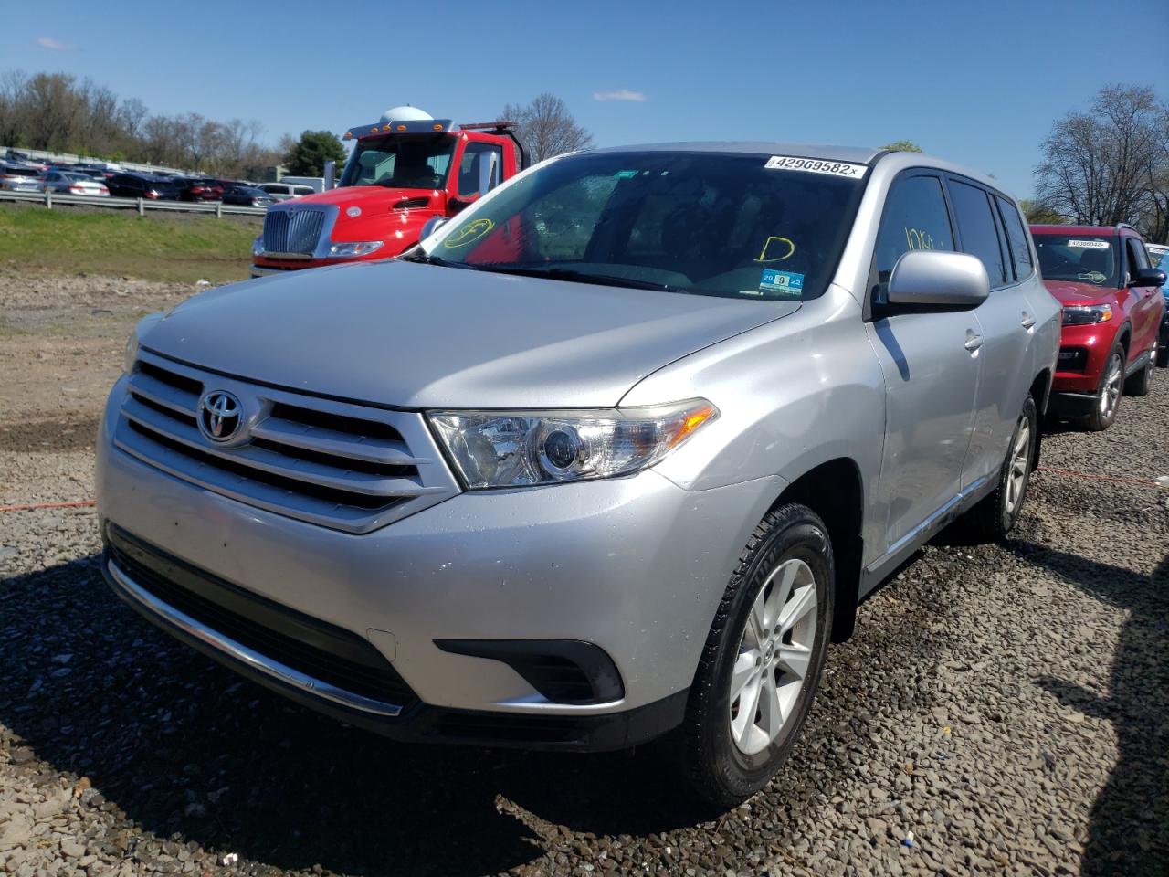 Photo 2 from auction – 2013 TOYOTA HIGHLANDER with VIN 5TDZK3EH3DS129774