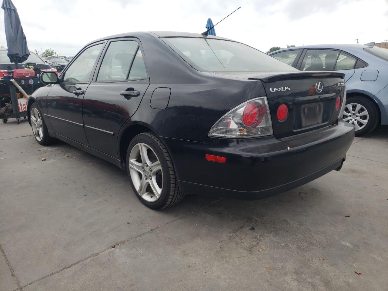 Photo 3 from auction – 2005 LEXUS IS 300 with VIN JTHBD192X50096376