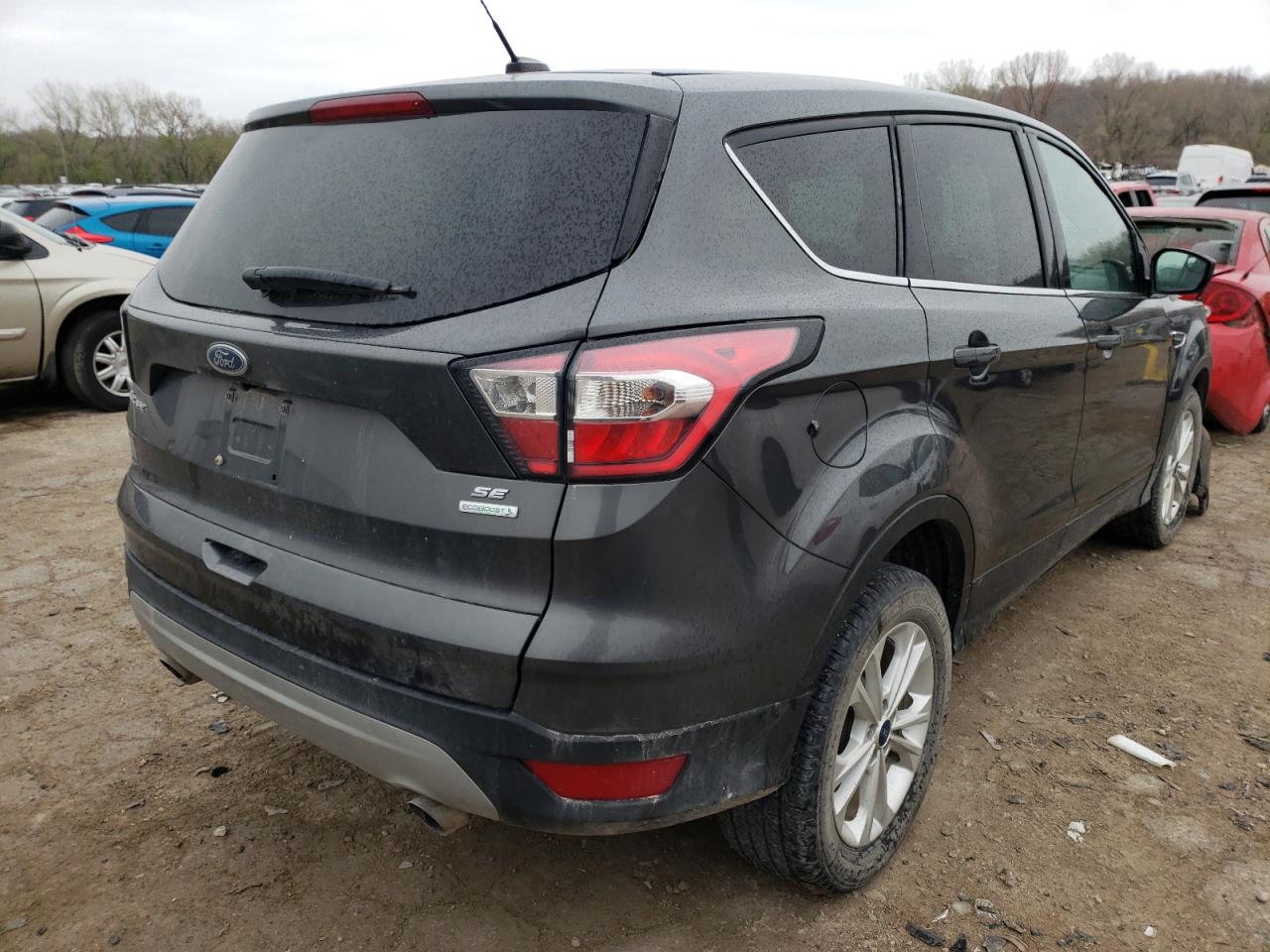 Photo 4 from auction – 2017 FORD ESCAPE SE with VIN 1FMCU0GD1HUE02958