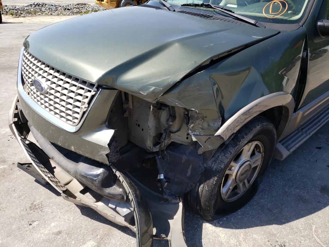 Photo 9 from auction – 2004 FORD EXPEDITION with VIN 1FMFU17L44LB33462