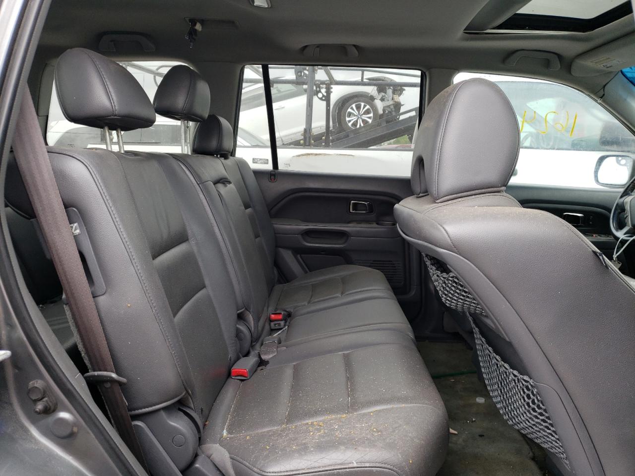 Photo 6 from auction – 2007 HONDA PILOT EXL with VIN 5FNYF28597B033605