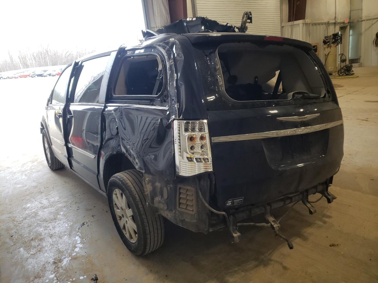 Photo 3 from auction – 2013 CHRYSLER TOWN & COU with VIN 2C4RC1BG6DR818293