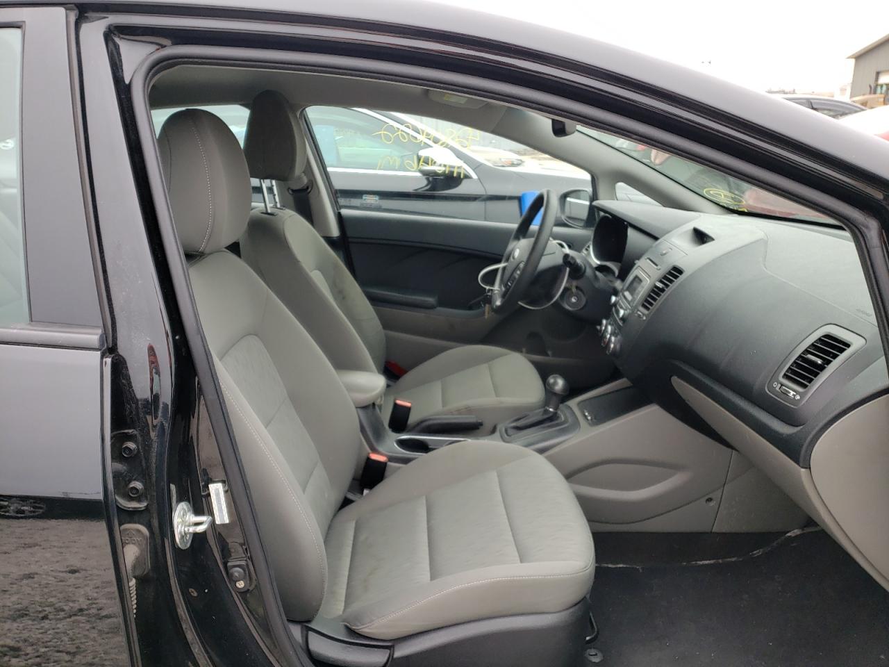 Photo 5 from auction – 2015 KIA FORTE LX with VIN KNAFK4A64F5323877