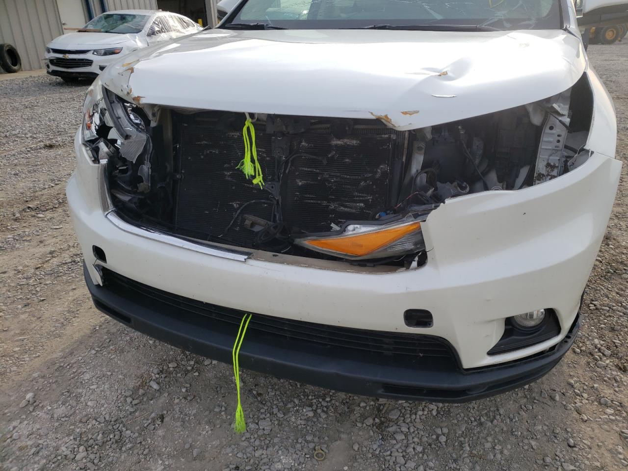 Photo 9 from auction – 2015 TOYOTA HIGHLANDER with VIN 5TDJKRFH6FS180980