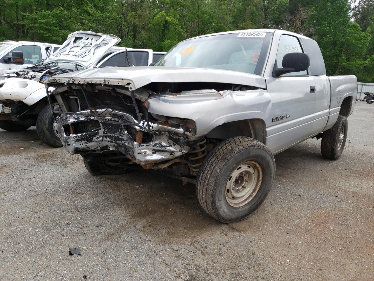 Photo 2 from auction – 1999 DODGE RAM 2500 with VIN 1B7KF23Z5XJ629576