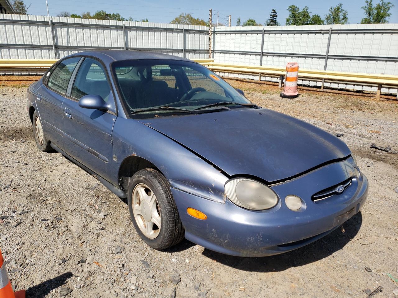 Photo 1 from auction – 1999 FORD TAURUS SE with VIN 1FAFP53SXXA318783