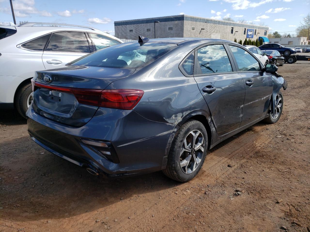 Photo 4 from auction – 2021 KIA FORTE FE with VIN 3KPF24AD4ME337877