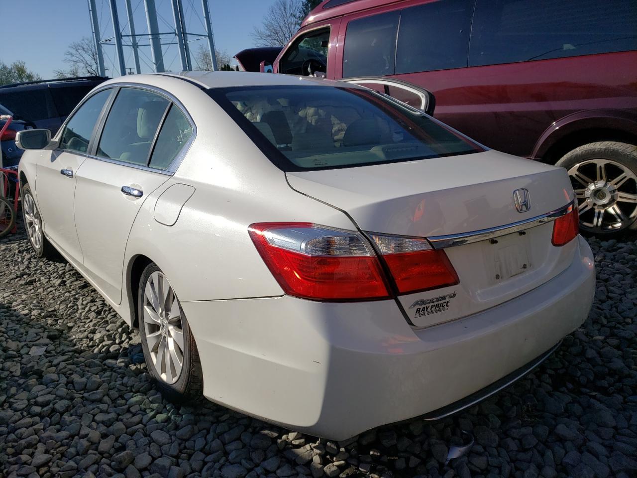 Photo 3 from auction – 2013 HONDA ACCORD EX with VIN 1HGCR2F71DA127814