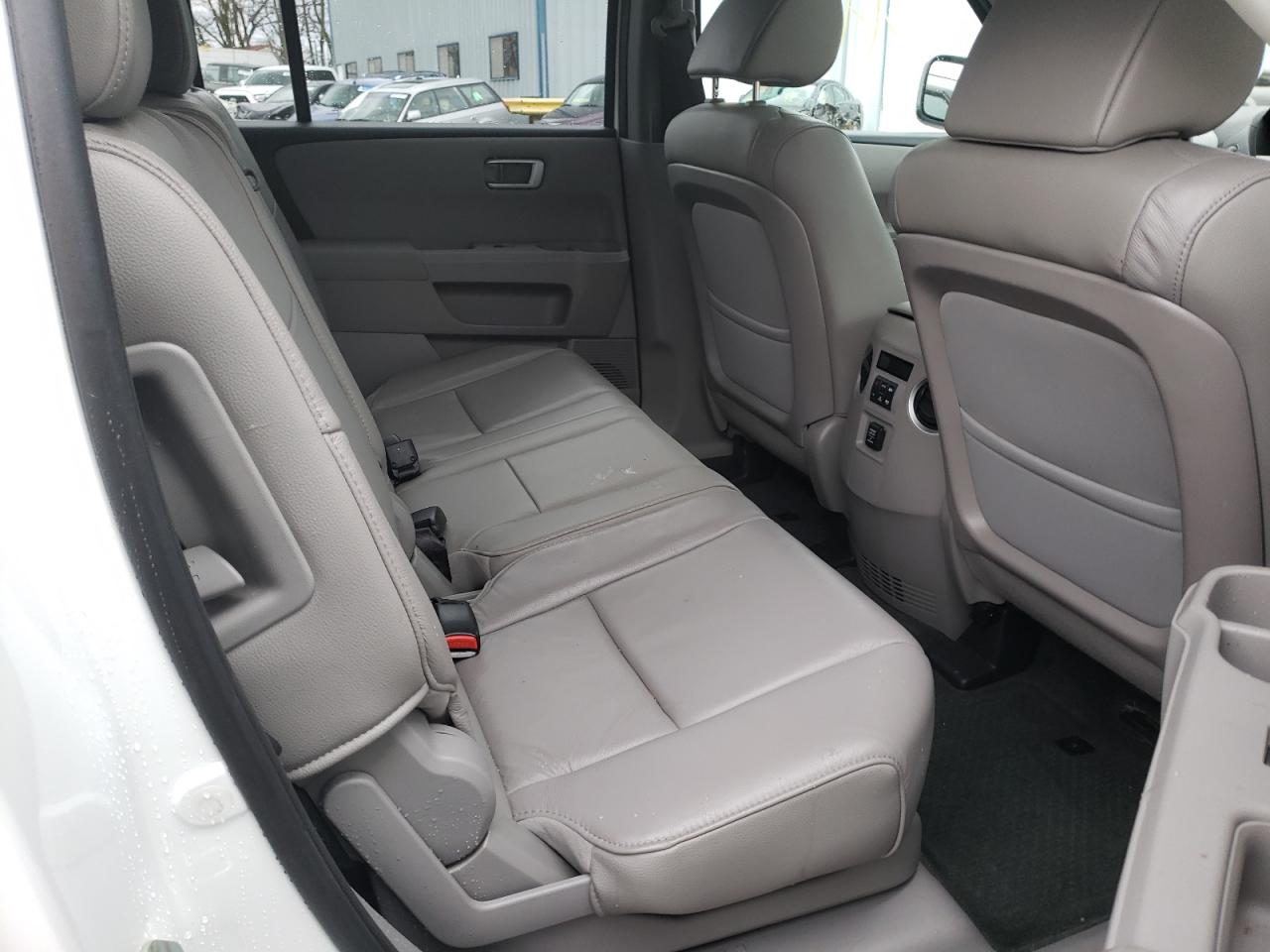 Photo 6 from auction – 2015 HONDA PILOT EXLN with VIN 5FNYF4H76FB064242