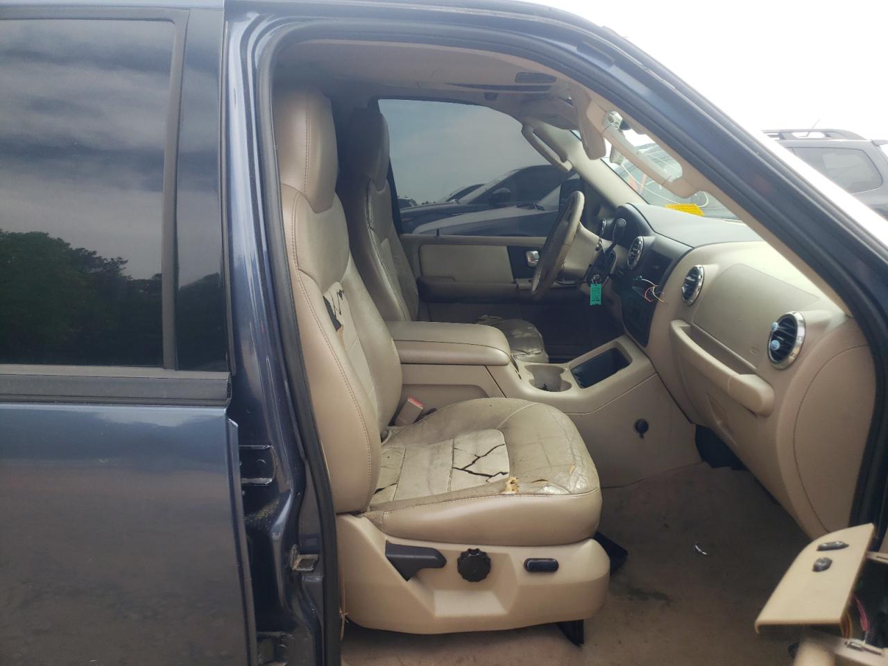 Photo 5 from auction – 2004 FORD EXPEDITION with VIN 1FMPU17L64LB79461