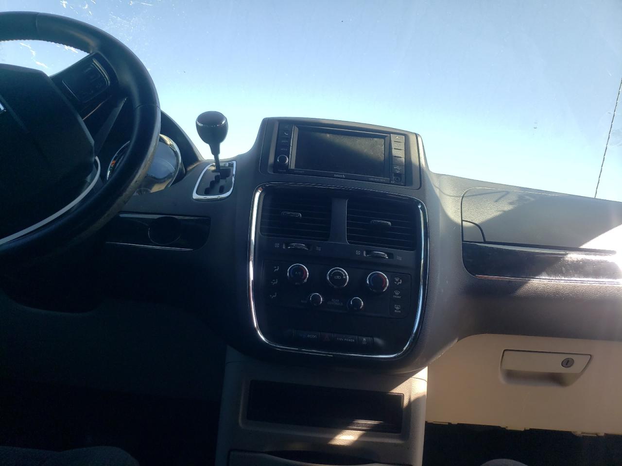 Photo 9 from auction – 2014 DODGE GRAND CARA with VIN 2C4RDGBGXER190630