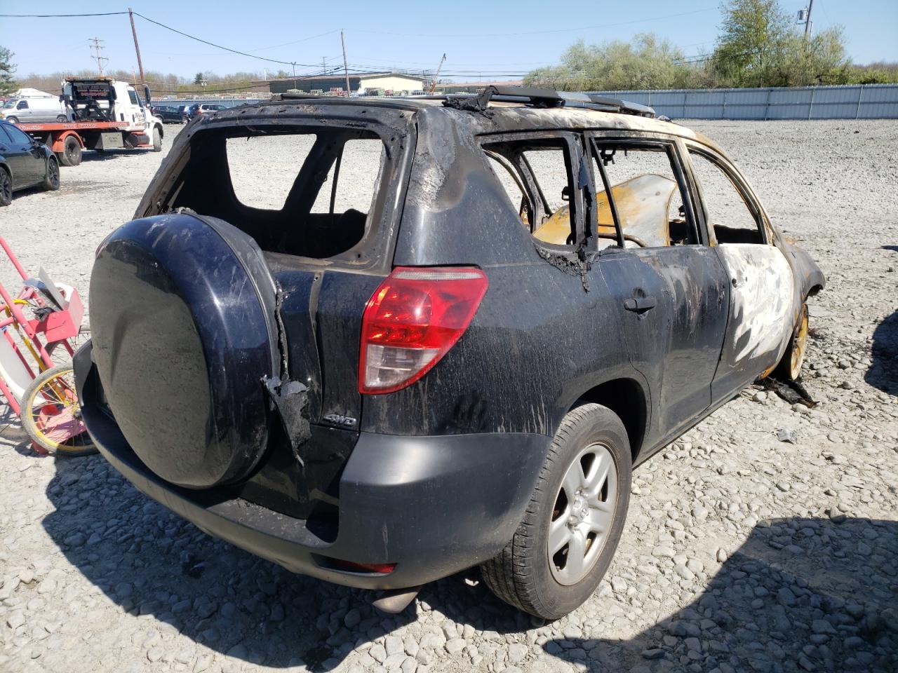 Photo 4 from auction – 2006 TOYOTA RAV4 with VIN JTMBD33V465001492