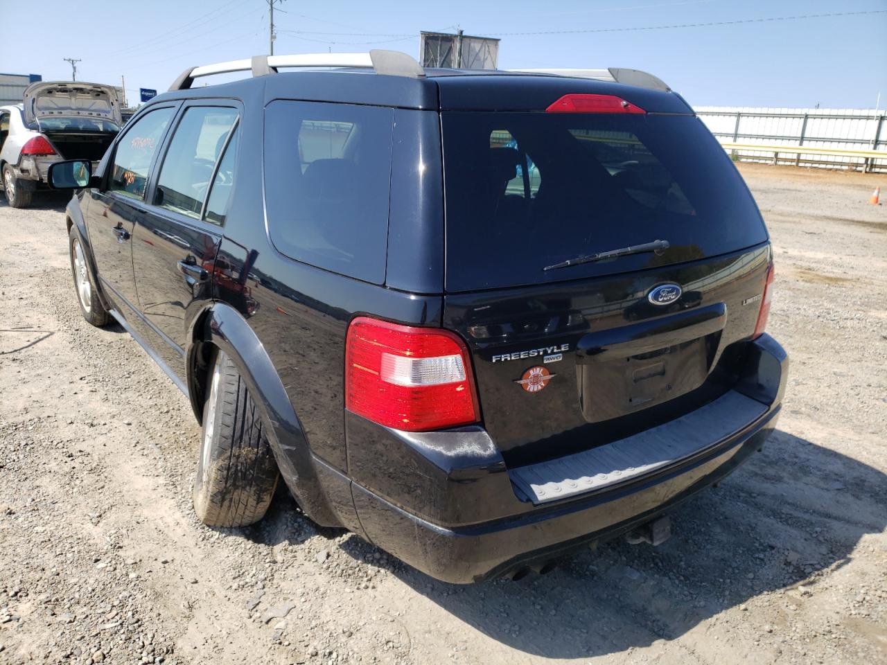 Photo 3 from auction – 2005 FORD FREESTYLE with VIN 1FMDK06165GA41710