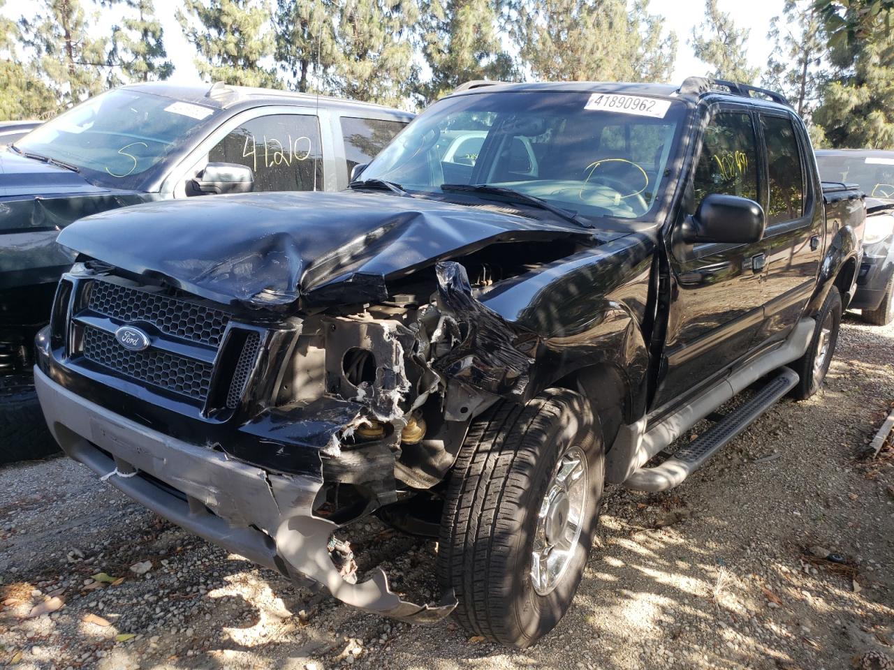 Photo 2 from auction – 2003 FORD EXPSPRTRAC with VIN 1FMZU67E13UC50954