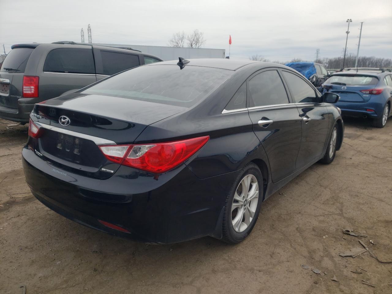 Photo 4 from auction – 2013 HYUNDAI SONATA SE with VIN 5NPEC4AC8DH624988