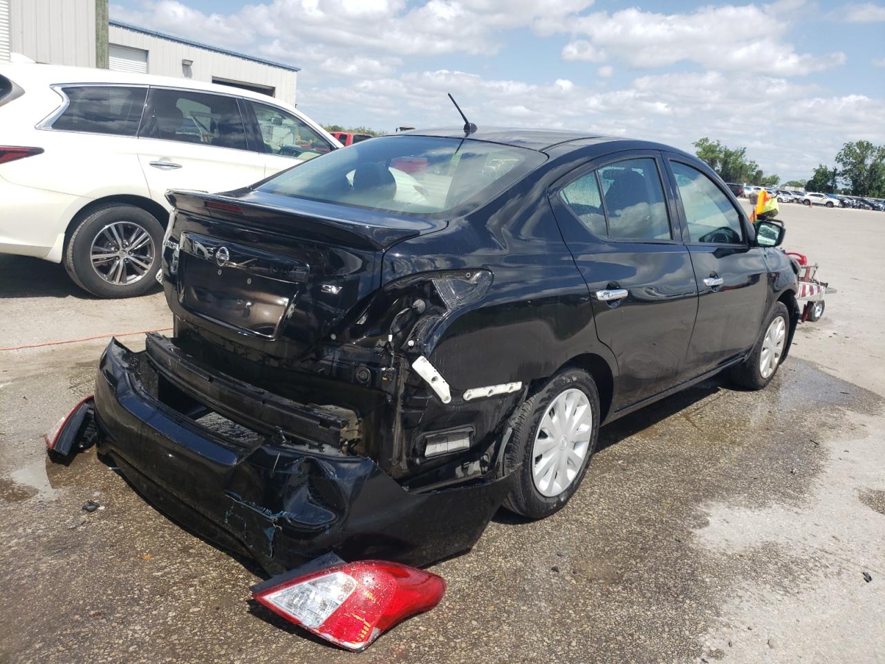 Photo 4 from auction – 2019 NISSAN VERSA S with VIN 3N1CN7AP7KL851398