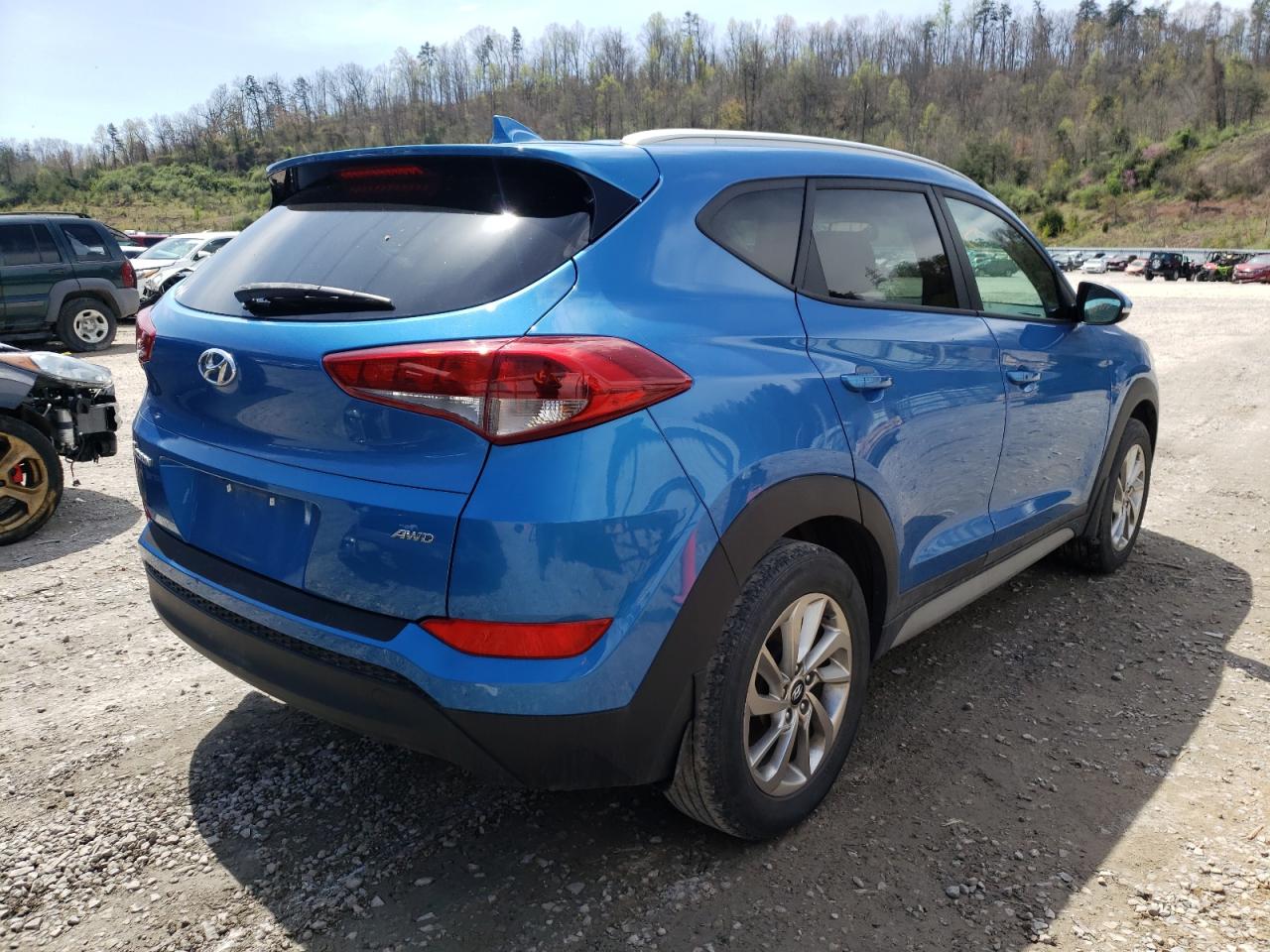Photo 4 from auction – 2017 HYUNDAI TUCSON LIM with VIN KM8J3CA4XHU440466
