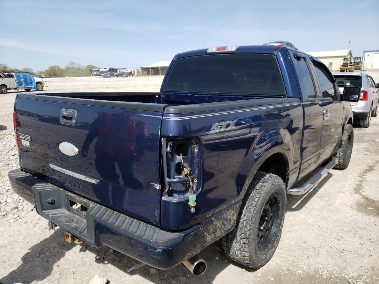 Photo 4 from auction – 2007 FORD F150 with VIN 1FTRX12W97FA64488
