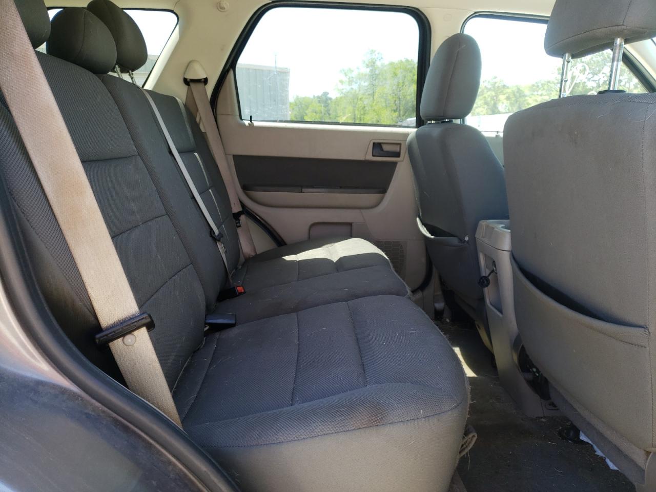 Photo 6 from auction – 2009 FORD ESCAPE XLT with VIN 1FMCU03G19KD11539