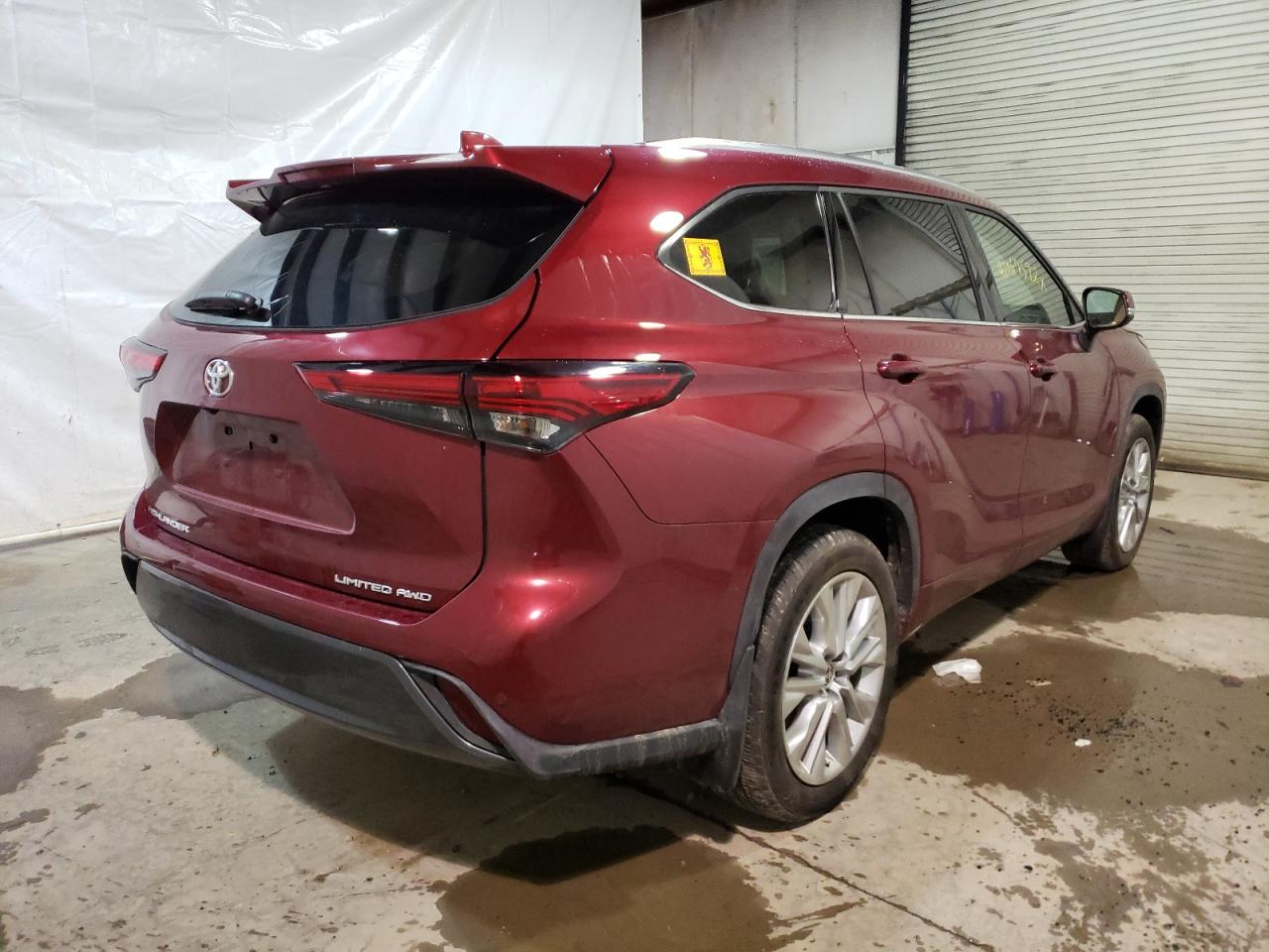 Photo 4 from auction – 2021 TOYOTA HIGHLANDER with VIN 5TDDZRBH7MS149264