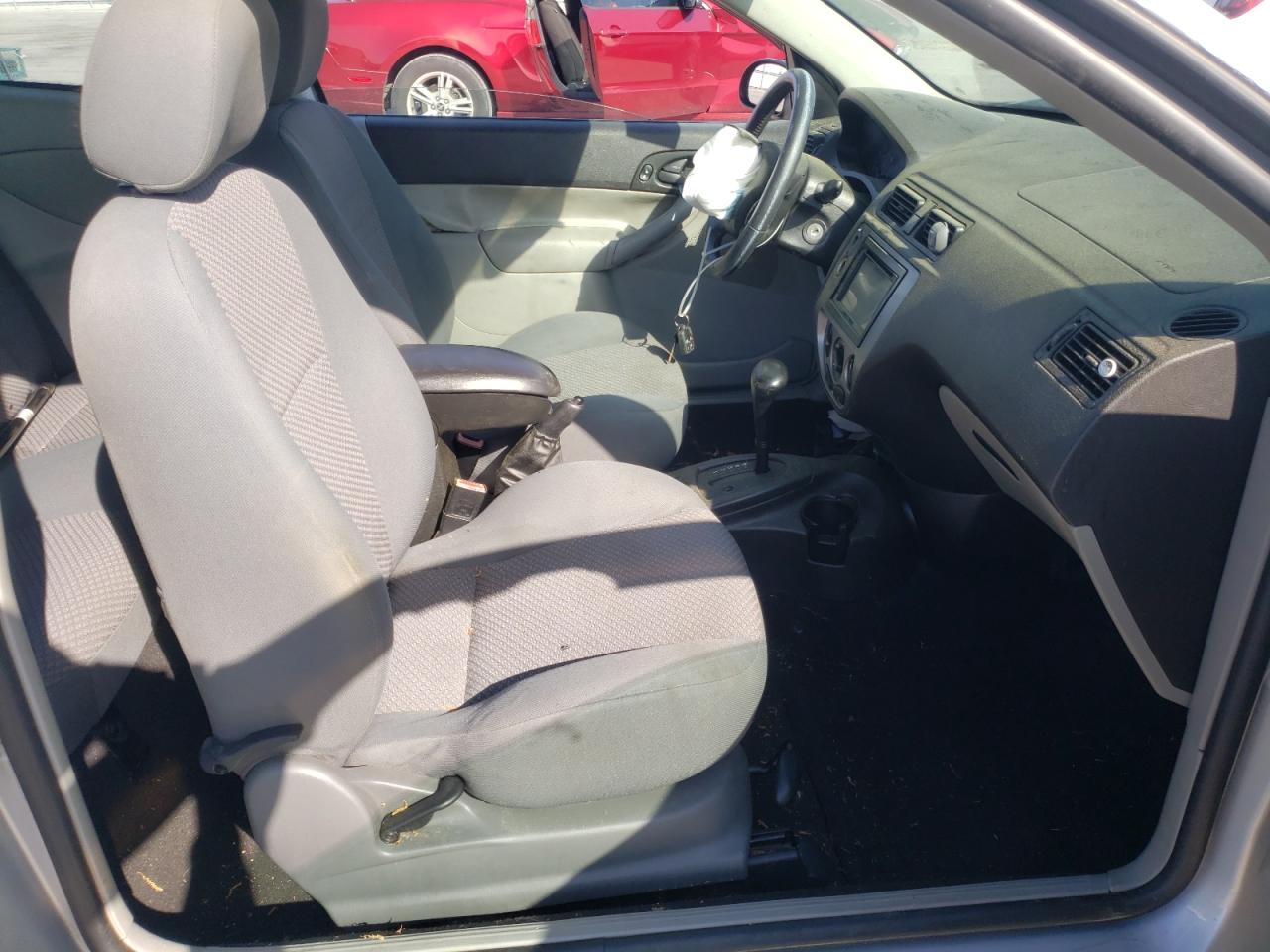 Photo 5 from auction – 2005 FORD FOCUS with VIN 3FAFP31N05R117544