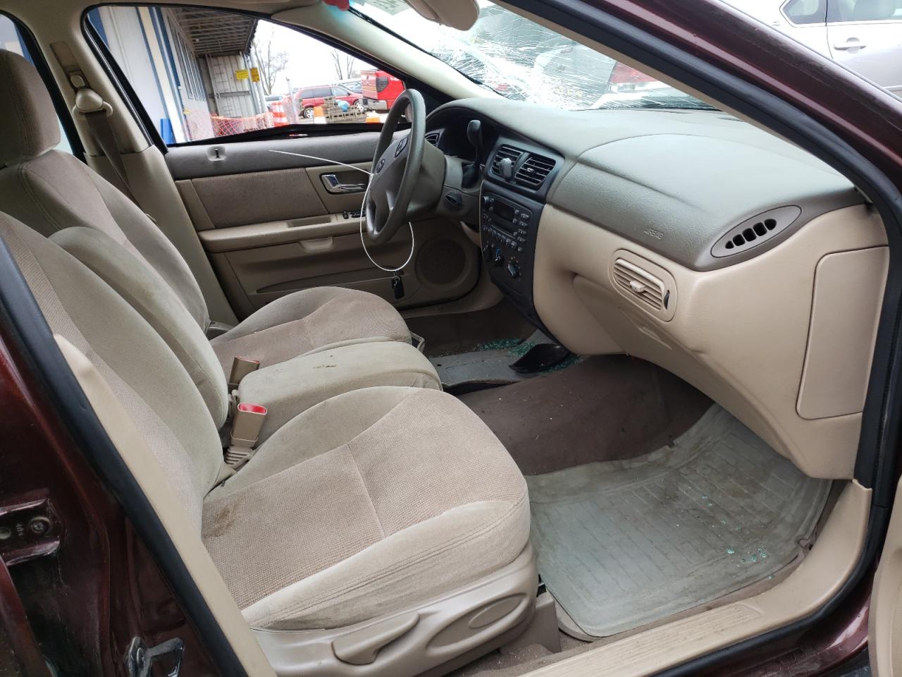 Photo 5 from auction – 2001 FORD TAURUS SES with VIN 1FAFP55U11G273543