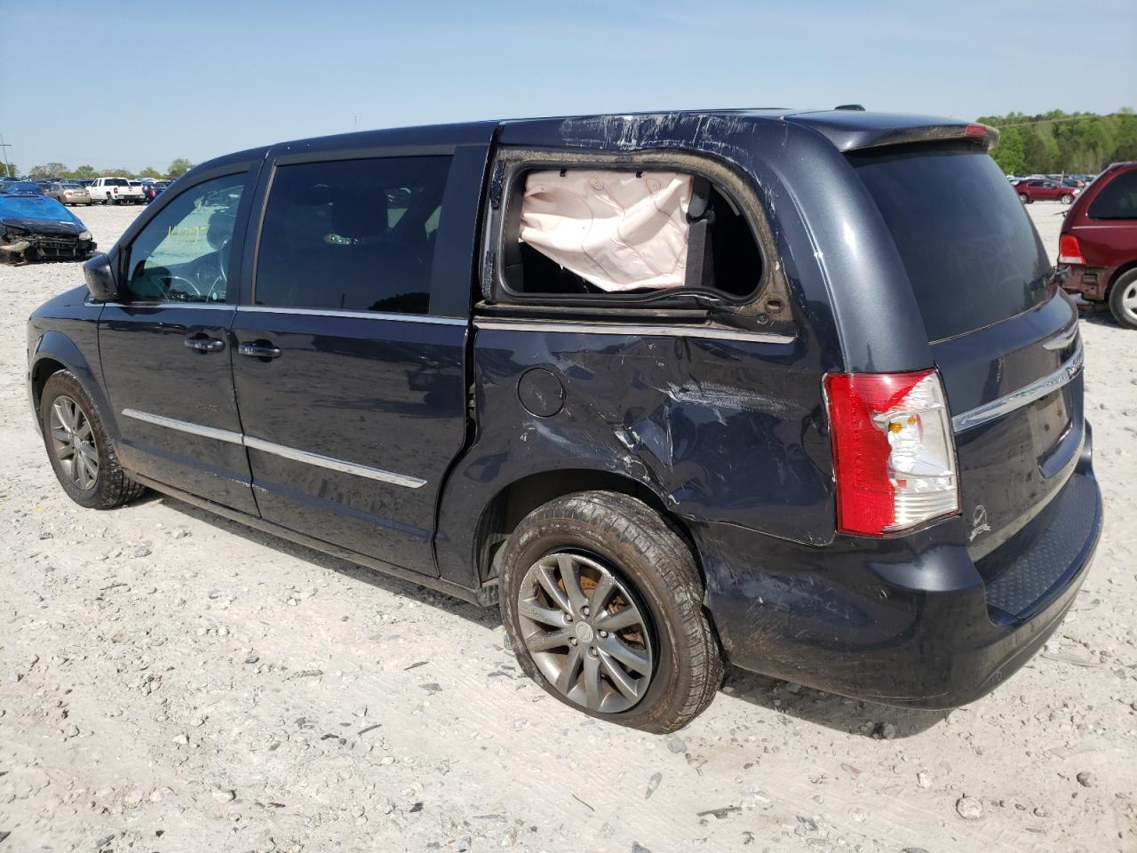 Photo 3 from auction – 2014 CHRYSLER TOWN & COU with VIN 2C4RC1HG1ER454017