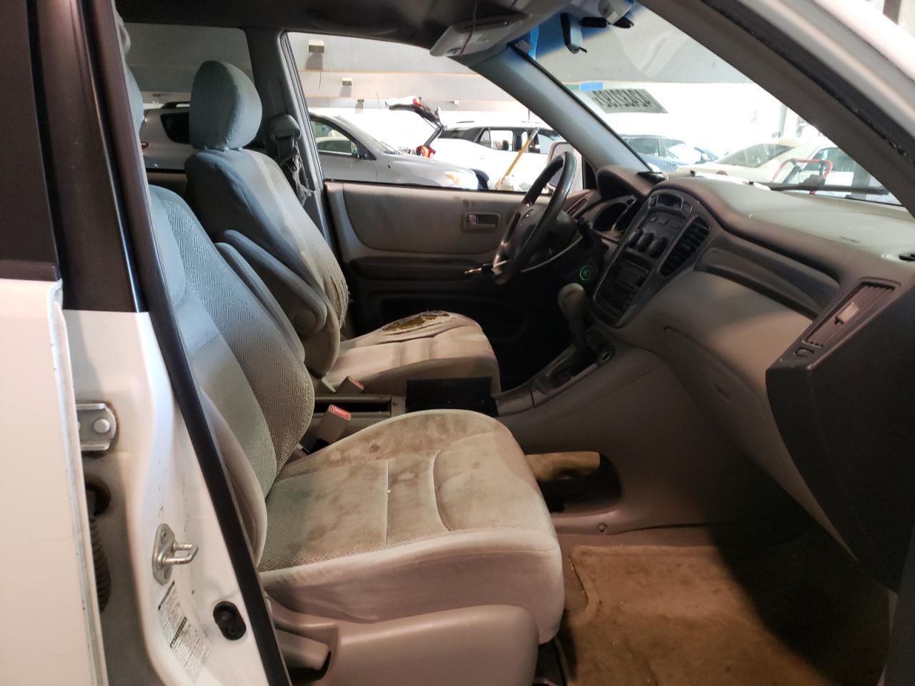 Photo 5 from auction – 2003 TOYOTA HIGHLANDER with VIN JTEHF21A830147011