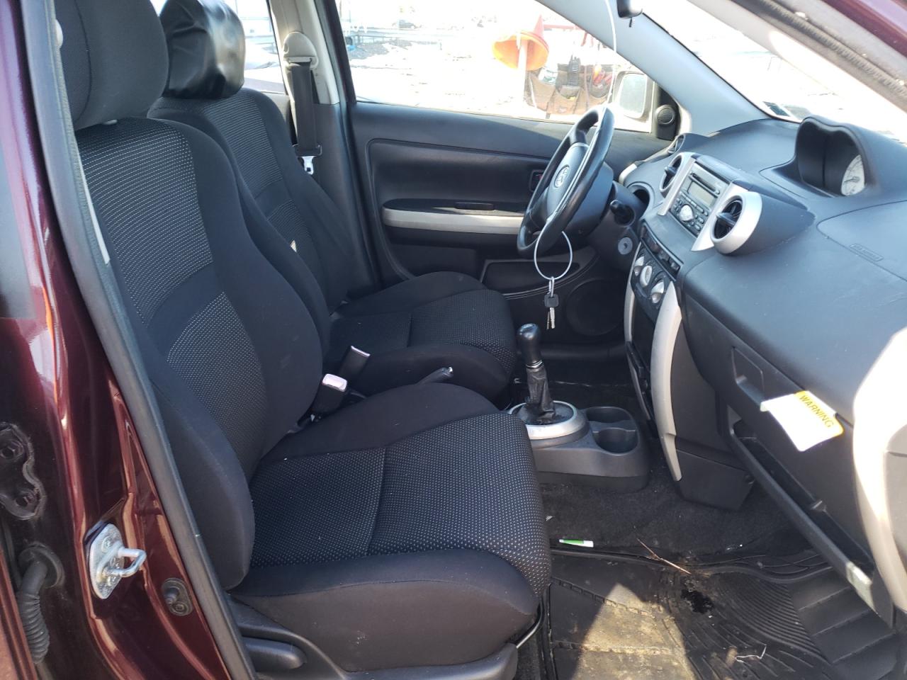 Photo 5 from auction – 2005 TOYOTA SCION XA with VIN JTKKT624050113997