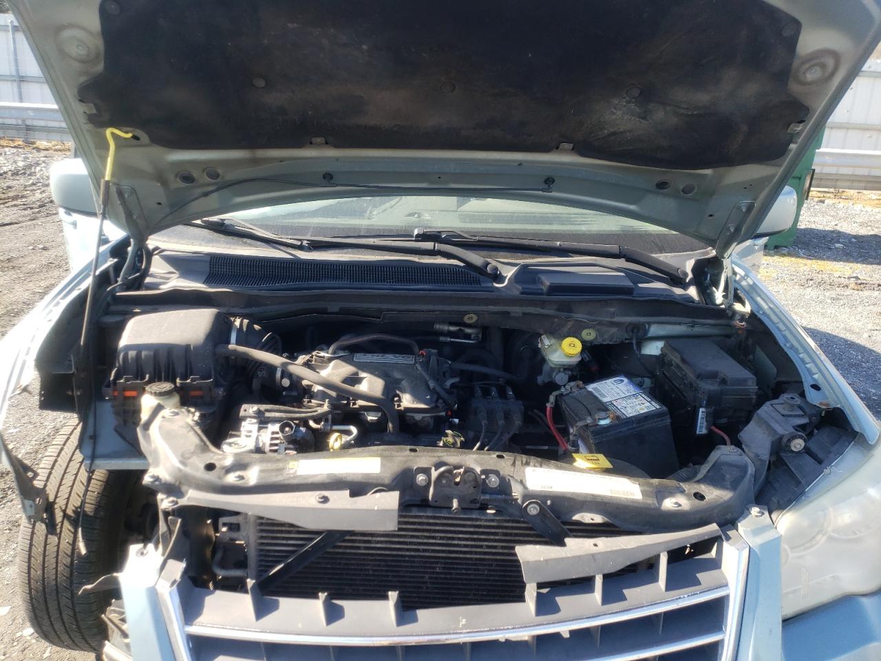 Photo 7 from auction – 2010 CHRYSLER TOWN & COU with VIN 2A4RR8D14AR481015