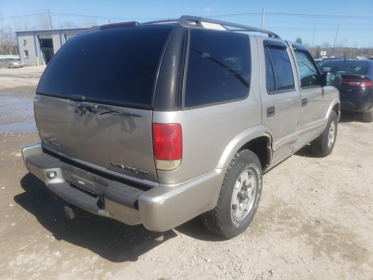 Photo 4 from auction – 2003 CHEVROLET BLAZER with VIN 1GNDT13X33K168691