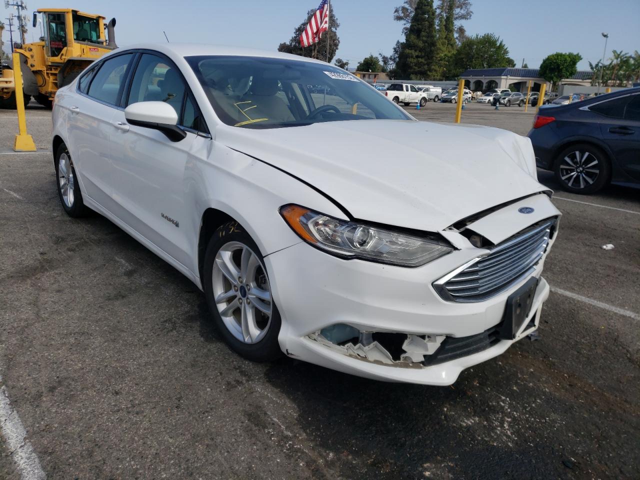 FORD FUSION SE 2018 with VIN 3FA6P0LUXJR246243 - Photo from auction