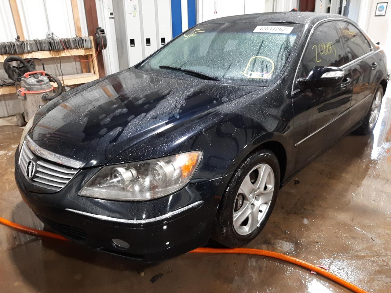 Photo 2 from auction – 2006 ACURA RL with VIN JH4KB16516C011624