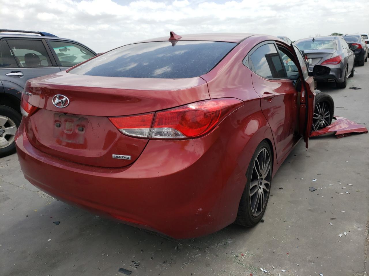 Photo 4 from auction – 2012 HYUNDAI ELANTRA GL with VIN KMHDH4AE3CU368564