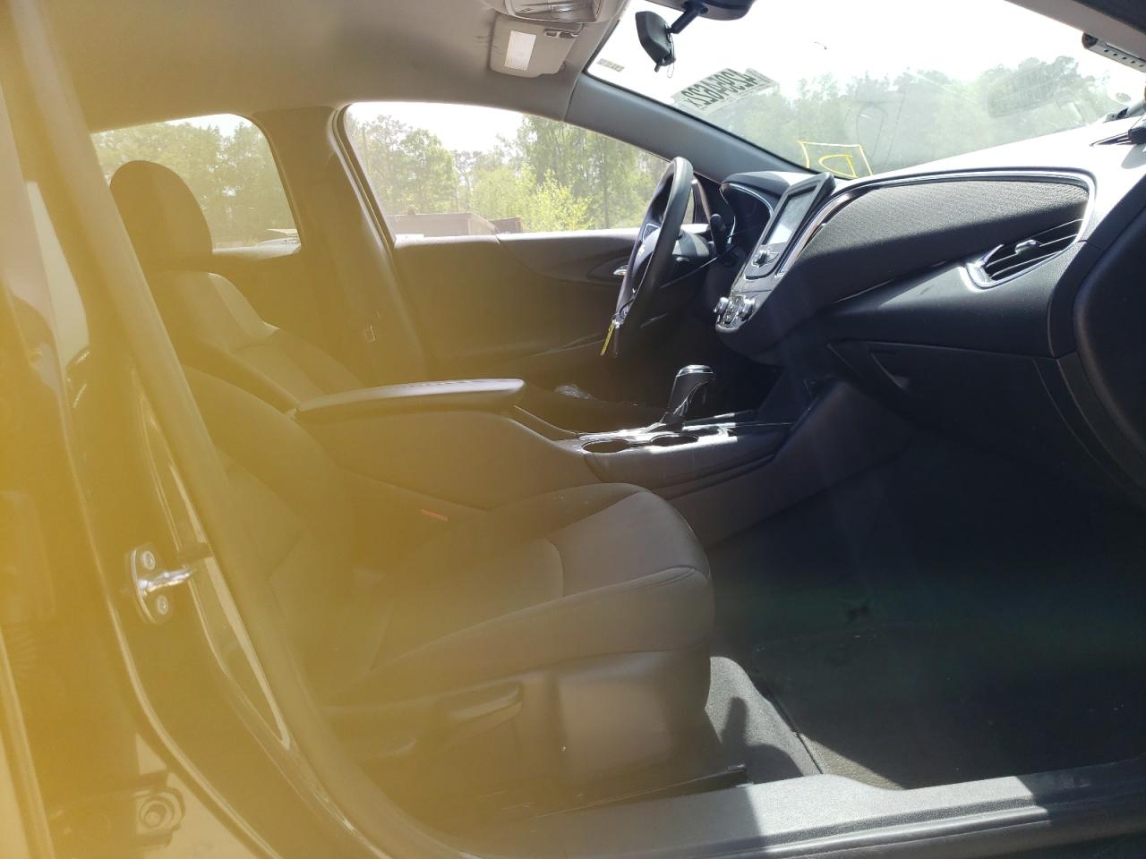Photo 5 from auction – 2016 CHEVROLET MALIBU LT with VIN 1G1ZE5ST9GF278649