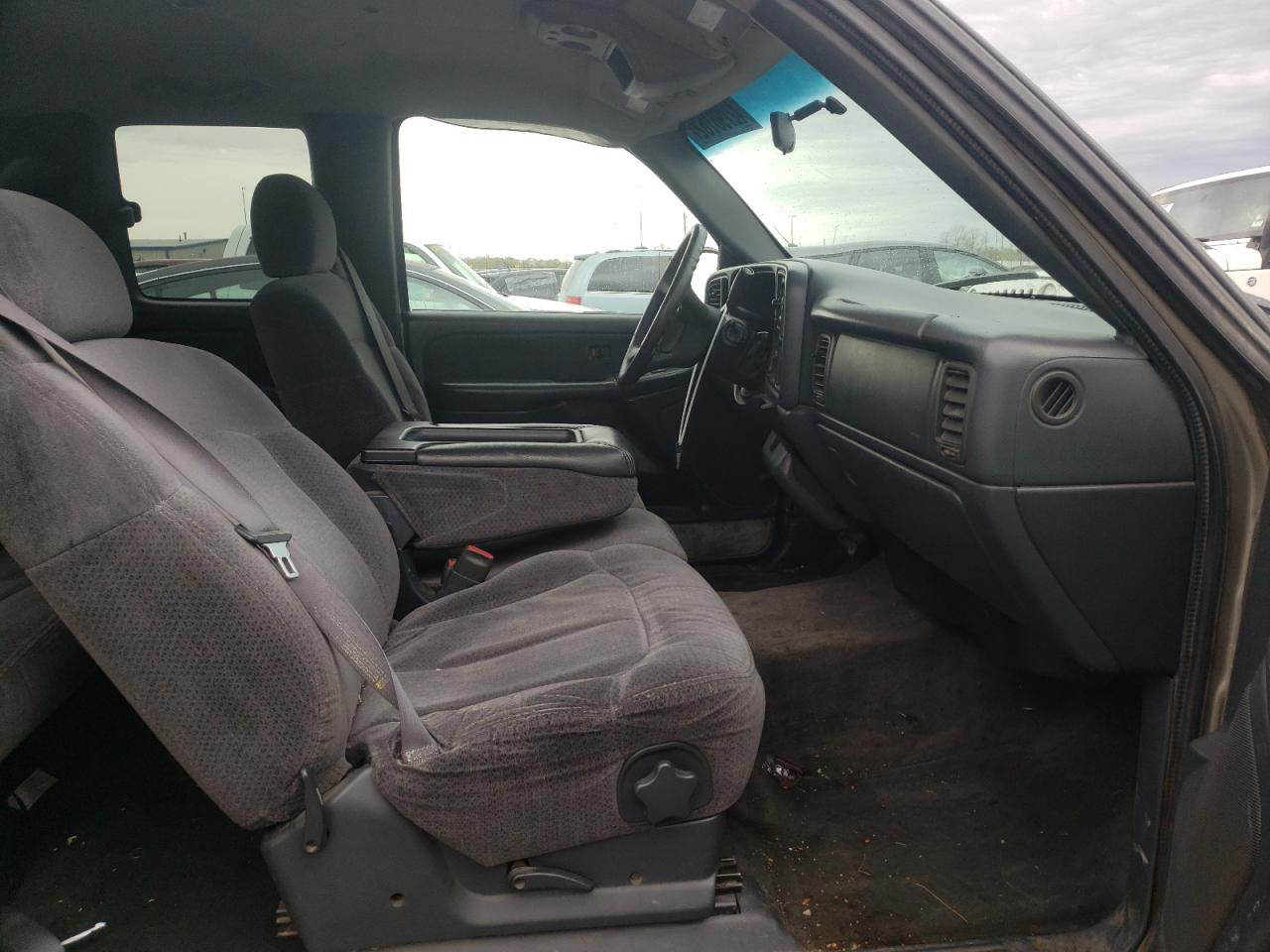 Photo 5 from auction – 1999 CHEVROLET SILVERADO with VIN 2GCEC19TXX1229462