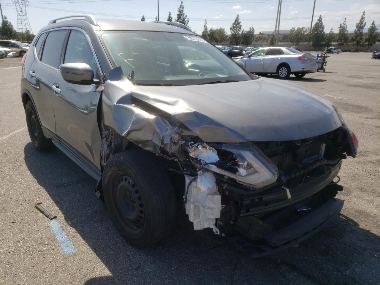 NISSAN ROGUE S 2017 with VIN JN8AT2MT0HW146276 - Photo from auction