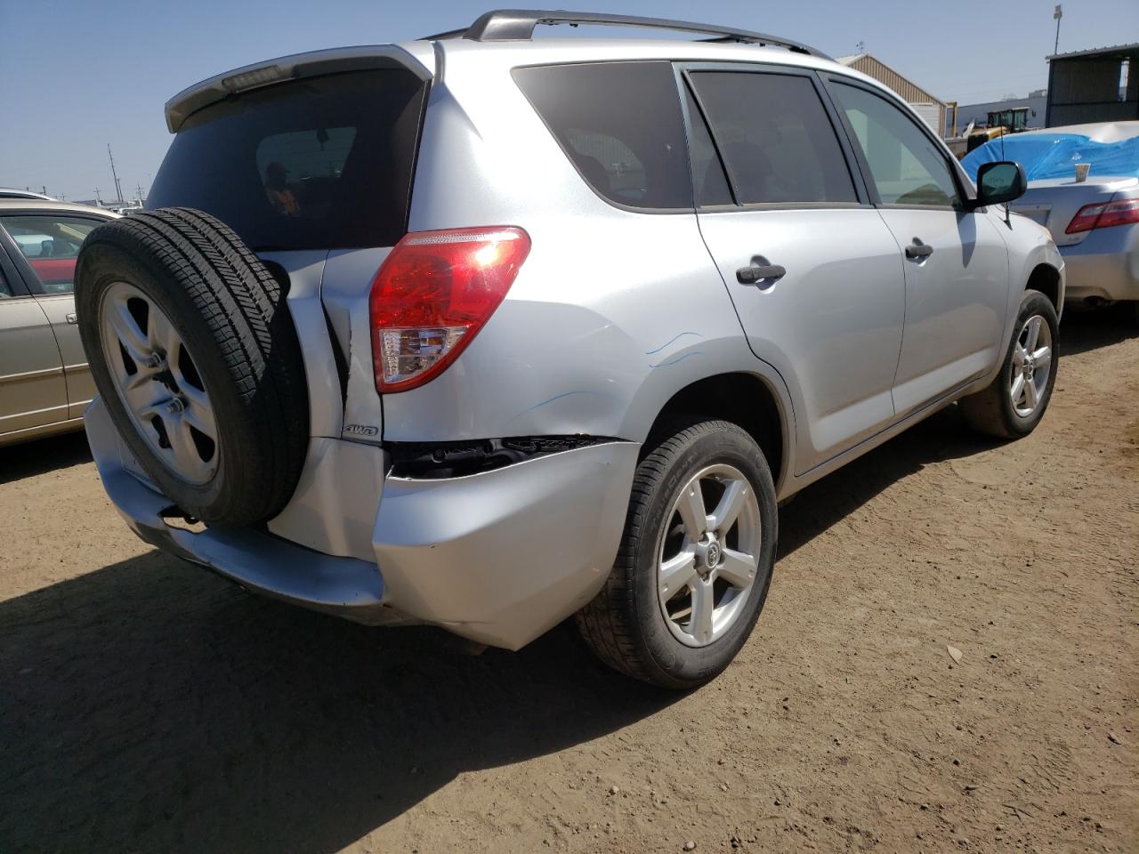Photo 4 from auction – 2006 TOYOTA RAV4 with VIN JTMBD33V165032344