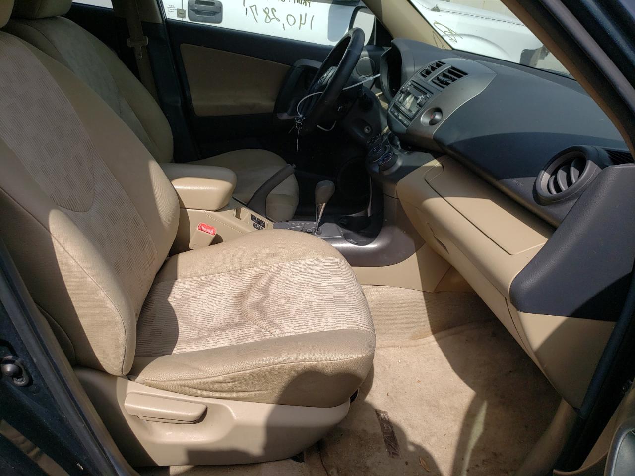 Photo 5 from auction – 2012 TOYOTA RAV4 with VIN 2T3ZF4DV6CW141819