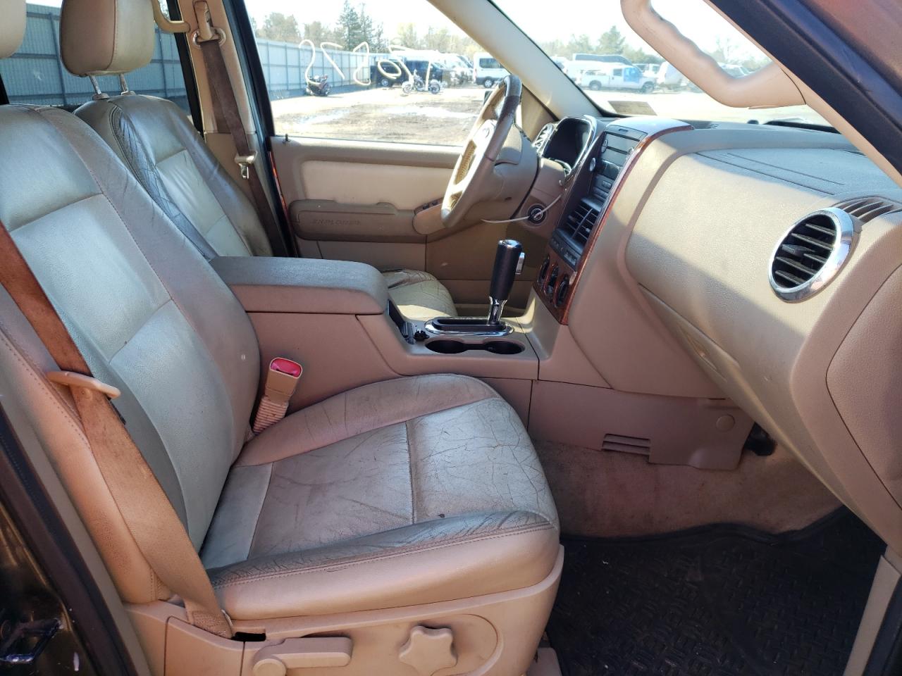 Photo 5 from auction – 2008 FORD EXPLORER E with VIN 1FMEU74E88UA47446
