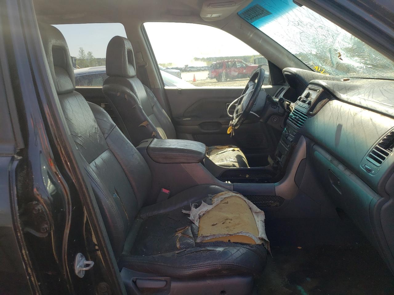 Photo 5 from auction – 2004 HONDA PILOT EXL with VIN 2HKYF18674H502643