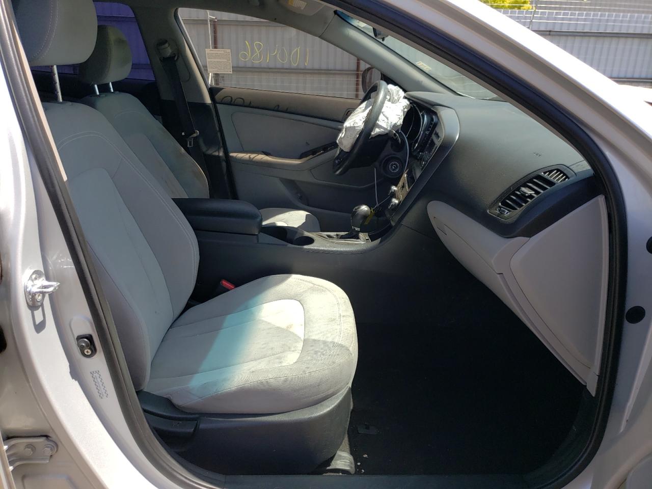 Photo 5 from auction – 2011 KIA OPTIMA LX with VIN KNAGM4A76B5117686