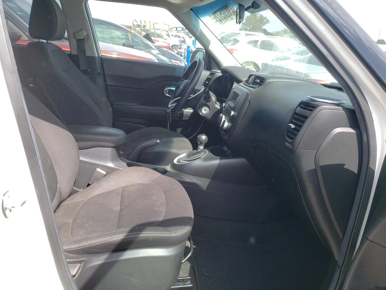 Photo 5 from auction – 2016 KIA SOUL with VIN KNDJN2A21G7356279